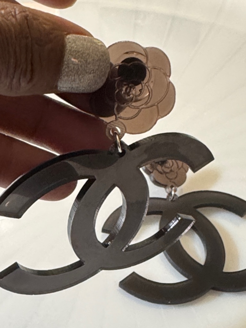 Streetwear CC Fashion Smoke Dangle Earrings - Picture 8 of 14